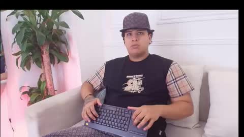 bennett_alejoo online show from 11/03/25, 06:31