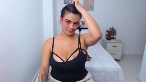 Snapshot of benny_austin chatting on 02/09/25, 06:47 benny online show from 02/09/25, 06:47