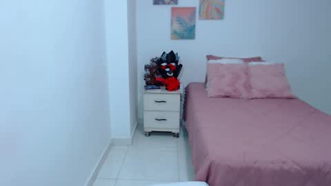 Snapshot of benny_austin chatting on 12/17/25, 07:53 benny online show from 12/17/25, 07:53