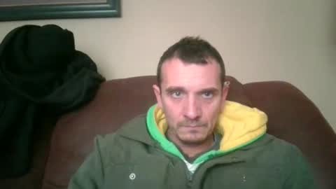 Snapshot of bennymn chatting on 11/26/25, 07:37 benny and innocentvixon online show from 11/26/25, 07:37