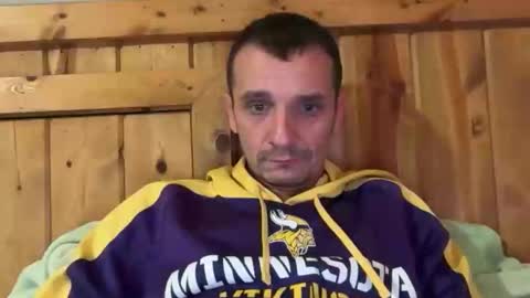 Snapshot of bennymn chatting on 04/10/26, 02:50 benny and innocentvixon online show from 04/10/26, 02:50