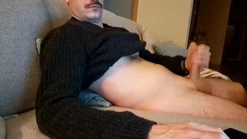 Snapshot of benoitgmx12 chatting on 02/18/26, 08:49 benoitgmx12 online show from 02/18/26, 08:49