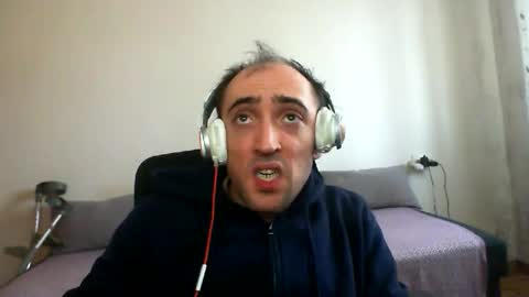 Snapshot of bentish chatting on 02/08/26, 08:51 bentish online show from 02/08/26, 08:51