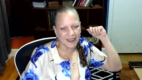 Snapshot of bentmountain chatting on 03/07/26, 01:35 DeniseDavid online show from 03/07/26, 01:35