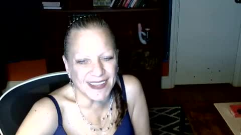 Snapshot of bentmountain chatting on 03/08/26, 04:11 DeniseDavid online show from 03/08/26, 04:11