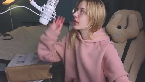 Alice online show from 01/05/25, 10:53