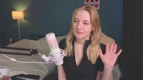 Alice online show from 02/19/25, 11:28