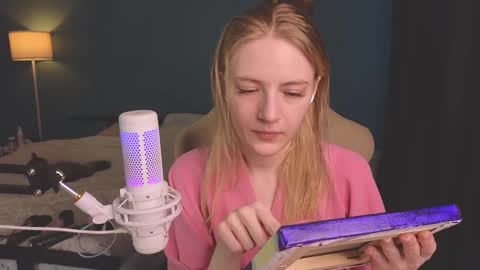 Alice online show from 03/08/25, 11:37