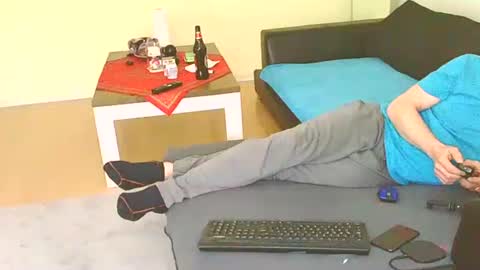 Snapshot of benutzmich0800 chatting on 12/25/24, 01:09 Benutzmich0800 online show from 12/25/24, 01:09