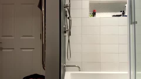 benz10001 online show from 09/20/25, 03:07