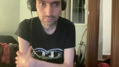 Snapshot of berceuse111 chatting on 04/05/26, 06:32 berceuse111 online show from 04/05/26, 06:32