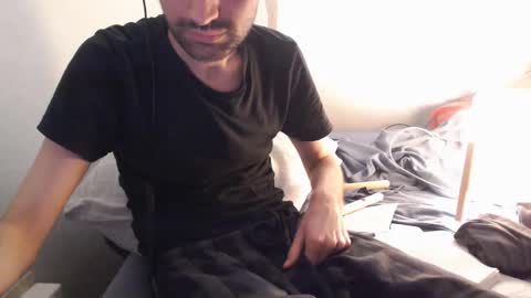 Snapshot of berceuse111 chatting on 04/08/26, 11:32 berceuse111 online show from 04/08/26, 11:32