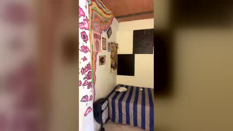 Snapshot of berenice_i chatting on 05/25/26, 06:47 berenice_i online show from 05/25/26, 06:47