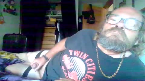 Snapshot of bergeeric1970 chatting on 09/16/25, 01:01 bergeeric1970 online show from 09/16/25, 01:01