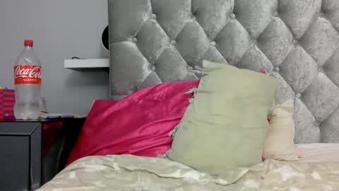 Snapshot of bermudatriangle12 chatting on 12/21/24, 05:29 tixxie  online show from 12/21/24, 05:29