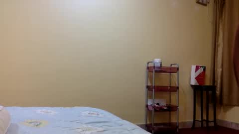 Snapshot of bermudatriangle12 chatting on 10/14/25, 04:30 tixxie  online show from 10/14/25, 04:30