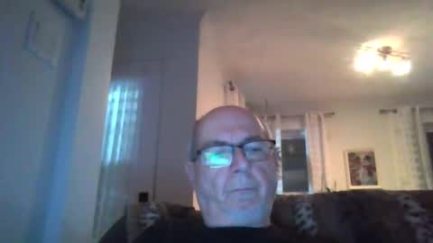 Snapshot of bernard1102 chatting on 01/13/25, 11:41 bernard1102 online show from 01/13/25, 11:41