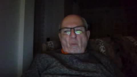 Snapshot of bernard1102 chatting on 01/20/25, 03:48 bernard1102 online show from 01/20/25, 03:48