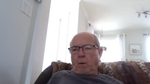 Snapshot of bernard1102 chatting on 01/28/25, 03:25 bernard1102 online show from 01/28/25, 03:25