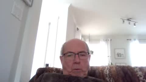 Snapshot of bernard1102 chatting on 02/05/25, 02:26 bernard1102 online show from 02/05/25, 02:26