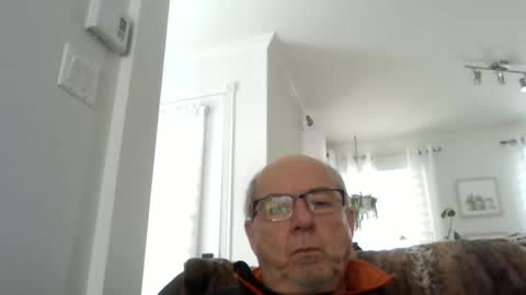 Snapshot of bernard1102 chatting on 02/21/25, 02:06 bernard1102 online show from 02/21/25, 02:06