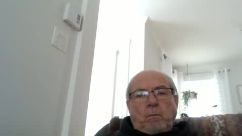 Snapshot of bernard1102 chatting on 03/11/25, 03:02 bernard1102 online show from 03/11/25, 03:02