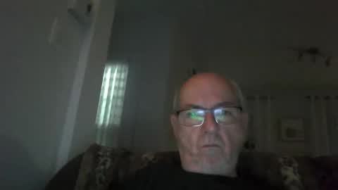 Snapshot of bernard1102 chatting on 09/09/25, 09:42 bernard1102 online show from 09/09/25, 09:42