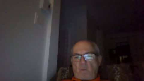 Snapshot of bernard1102 chatting on 10/08/25, 02:20 bernard1102 online show from 10/08/25, 02:20