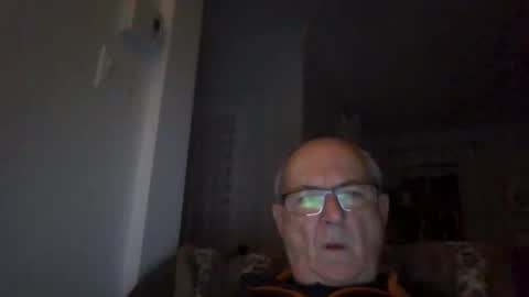 Snapshot of bernard1102 chatting on 11/10/25, 02:10 bernard1102 online show from 11/10/25, 02:10