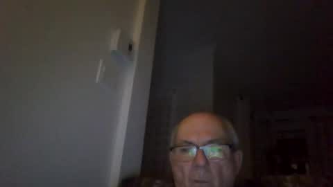 Snapshot of bernard1102 chatting on 11/15/25, 01:36 bernard1102 online show from 11/15/25, 01:36