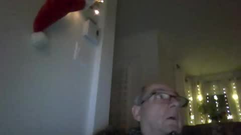 Snapshot of bernard1102 chatting on 11/29/25, 01:19 bernard1102 online show from 11/29/25, 01:19