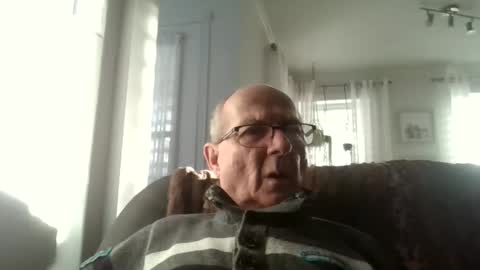 Snapshot of bernard1102 chatting on 04/14/26, 10:38 bernard1102 online show from 04/14/26, 10:38