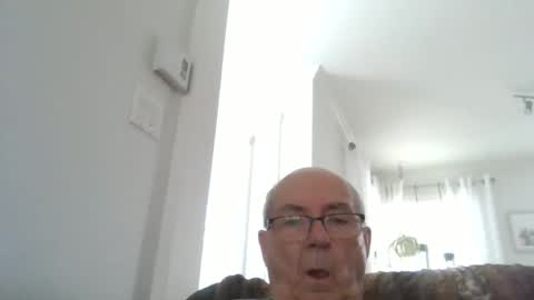 Snapshot of bernard1102 chatting on 04/16/26, 01:56 bernard1102 online show from 04/16/26, 01:56