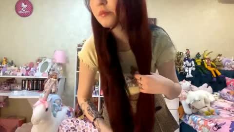 Snapshot of bernardinahedquist chatting on 04/25/26, 07:33 Eva online show from 04/25/26, 07:33