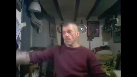 Snapshot of bernichaoss77 chatting on 02/04/25, 08:49 bernichaoss77 online show from 02/04/25, 08:49