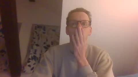 Snapshot of bernie484237 chatting on 03/15/26, 05:52 Bernie online show from 03/15/26, 05:52