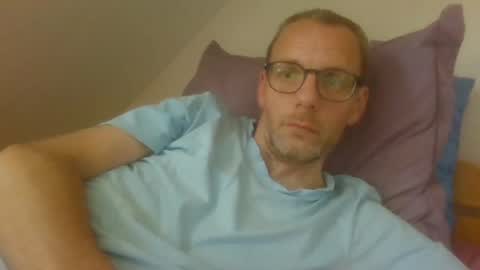 Snapshot of bernie484237 chatting on 07/01/26, 04:29 Bernie online show from 07/01/26, 04:29