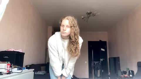 Snapshot of berniecemontell chatting on 09/15/25, 07:52 Sophia online show from 09/15/25, 07:52