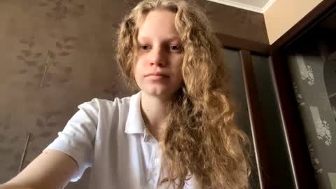 Snapshot of berniecemontell chatting on 09/22/25, 09:55 Sophia online show from 09/22/25, 09:55