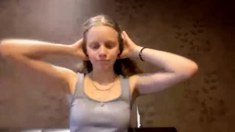 Snapshot of berniecemontell chatting on 09/23/25, 11:13 Sophia online show from 09/23/25, 11:13