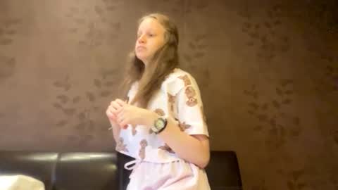 Snapshot of berniecemontell chatting on 09/27/25, 11:37 Sophia online show from 09/27/25, 11:37