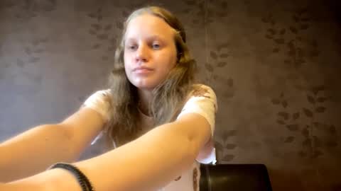 Snapshot of berniecemontell chatting on 09/28/25, 11:15 Sophia online show from 09/28/25, 11:15