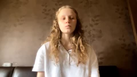 Snapshot of berniecemontell chatting on 10/03/25, 09:39 Sophia online show from 10/03/25, 09:39