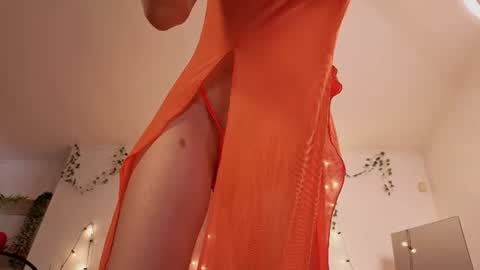 Snapshot of berrryjelly chatting on 06/29/26, 10:15 Hi Im NikaComing back online on Monday 3 online show from 06/29/26, 10:15