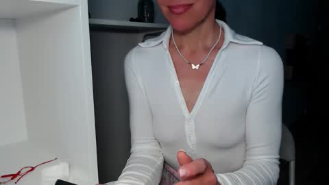 Snapshot of berry2024 chatting on 05/05/26, 05:59 berry2024 online show from 05/05/26, 05:59