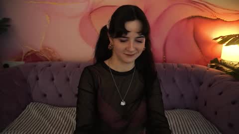 Violette online show from 11/17/25, 09:42