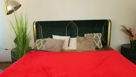 Snapshot of berrydiva chatting on 03/20/26, 08:08 Violette online show from 03/20/26, 08:08