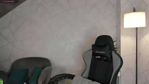 Snapshot of berta_kelly chatting on 11/11/25, 01:27 Berta online show from 11/11/25, 01:27