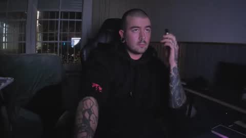 Snapshot of berto3389 chatting on 12/05/25, 08:27 berto3389 online show from 12/05/25, 08:27