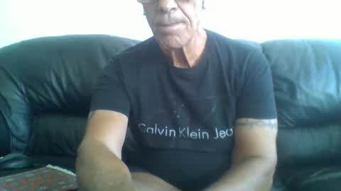 Snapshot of besi620901 chatting on 06/10/26, 04:50 besi620901 online show from 06/10/26, 04:50